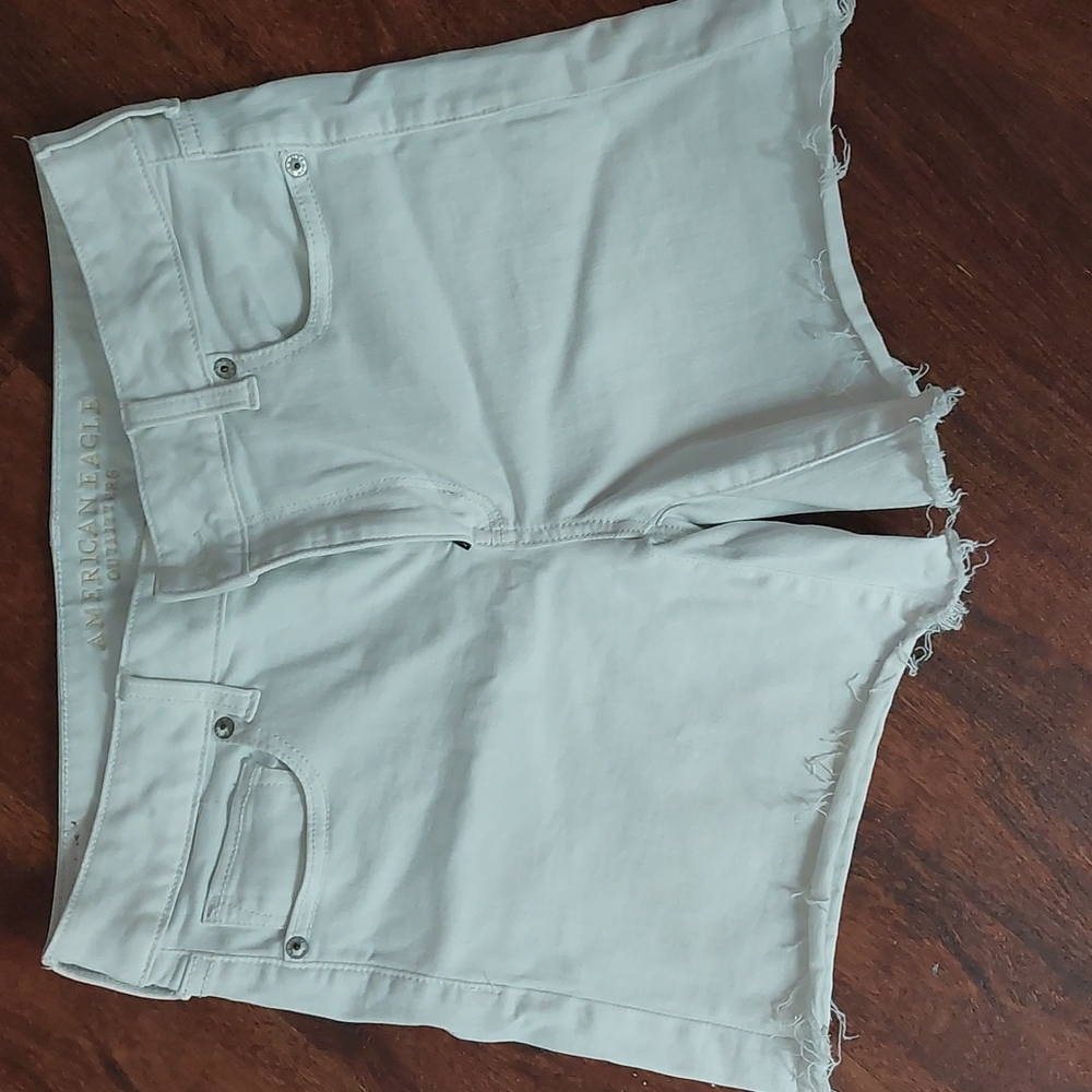 American eagle superstretch white shorts
